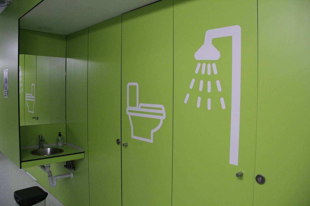 Hostel bathrooms and showers